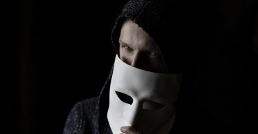 10 Common Narcissistic Hoovering Tactics