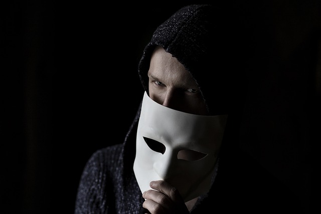 10 Common Narcissistic Hoovering Tactics