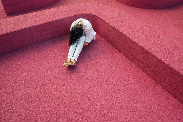 10 Filthy Ways Narcissists Make You Feel Bad About Yourself